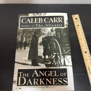 Caleb Carr "The Angel of Darkness" – Black & Cream Paperback